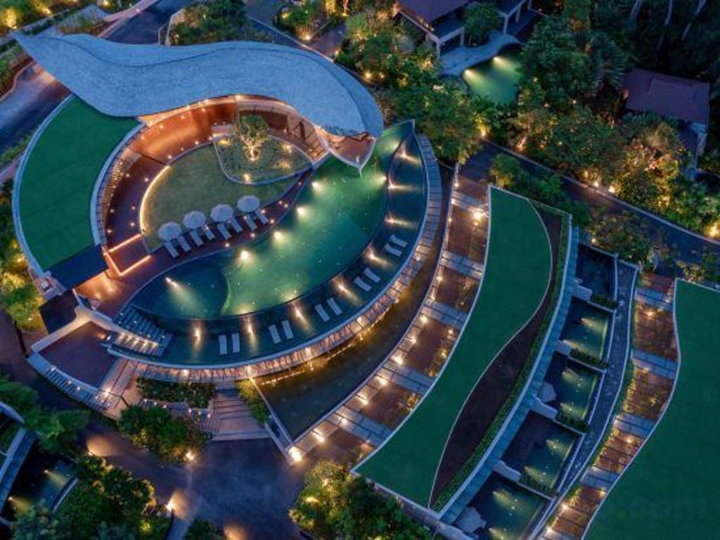 Chalong, Phuket: 4 Khách Sạn Wellness Cho Kỳ Nghỉ An Lạc Tuổi 40+